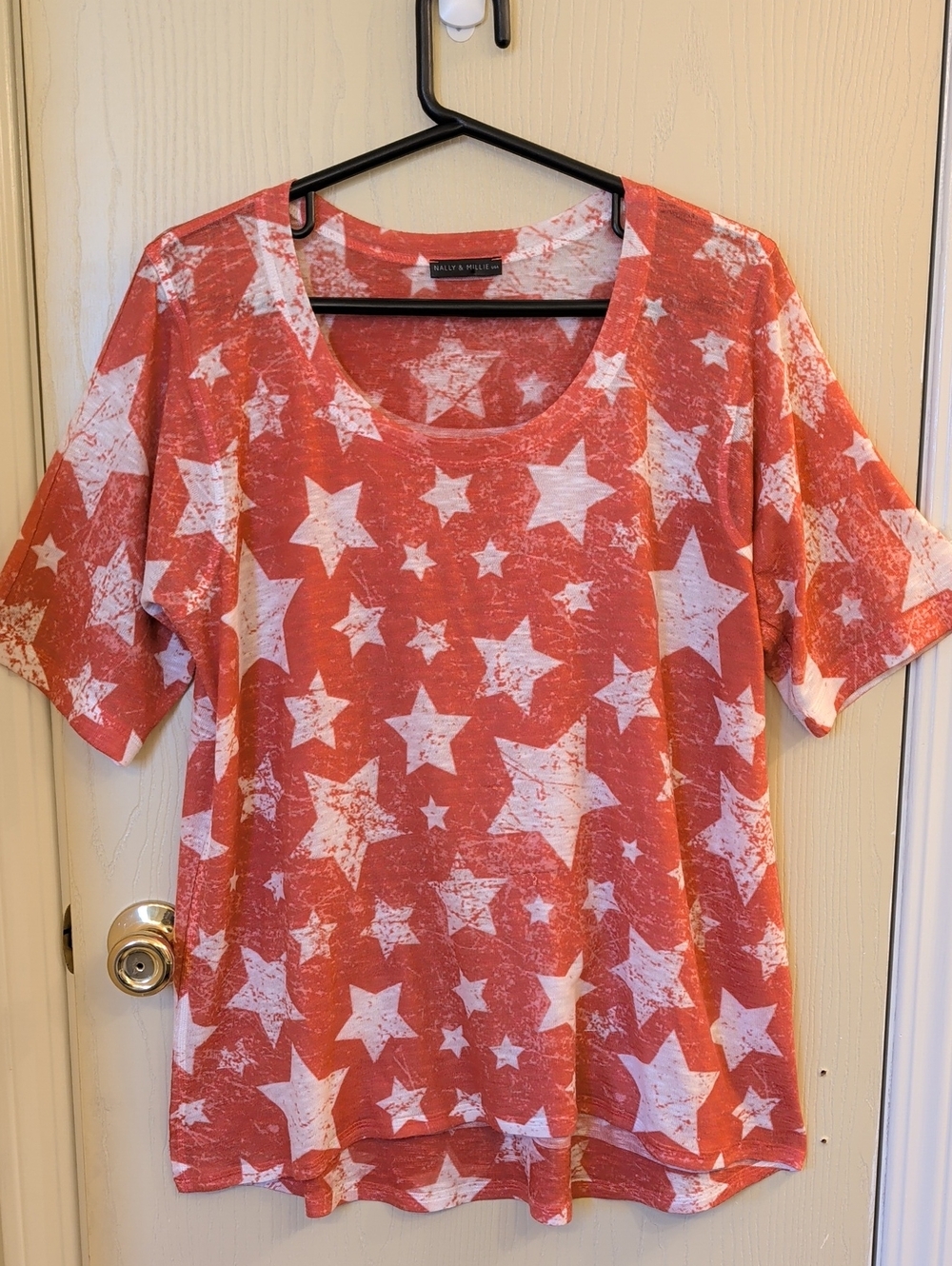 Nally & Millie Red Star Print Scoop Neck Hi-Lo Tee Women’s XL Casual Top